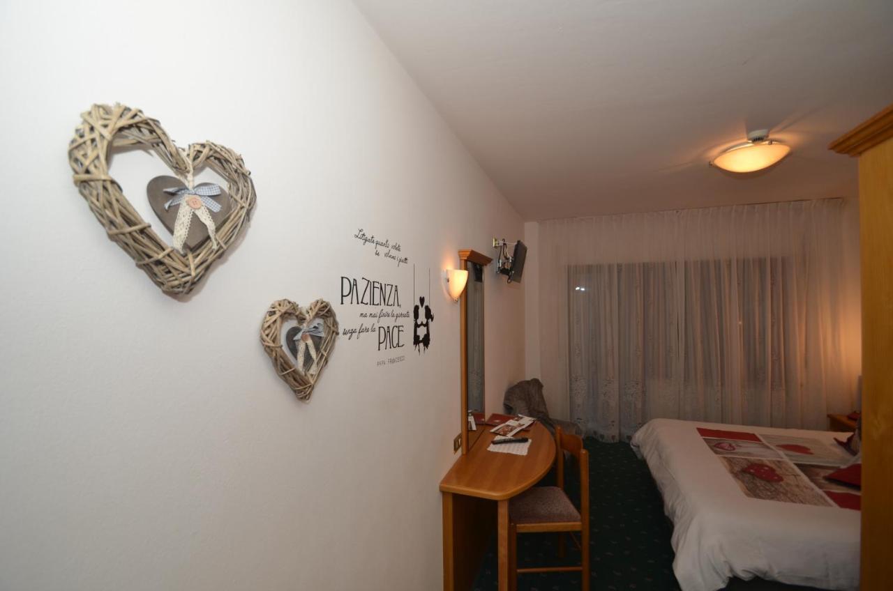 Hotel Albe Rocca Pietore Exterior photo